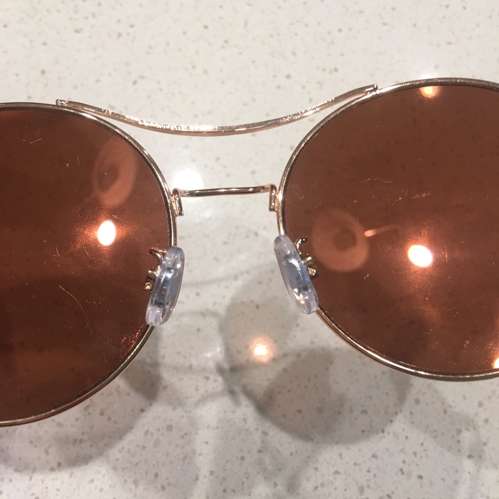 Round Retro Rose Gold Sunglasses - Picture 4 of 4